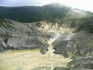 tangkuban-perahu.jpg