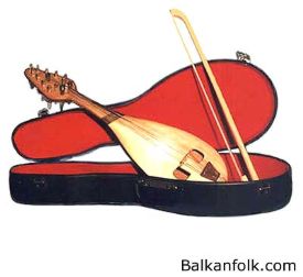 bulgaria_instruments_gadulka.jpg